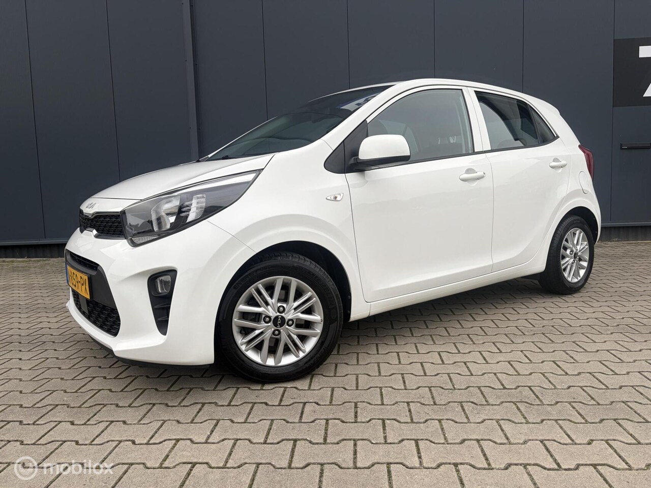 Kia Picanto - 1.0 DPi DynamicLine 5p Airco CarPlay - AutoWereld.nl