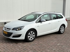 Opel Astra Sports Tourer - 1.4 Business +
