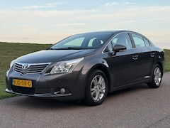 Toyota Avensis - 1.8 VVTi Business | Navi | Automaat | Leder | Bluetooth