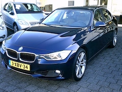 BMW 3-serie - 320i Executive (Aut./LMV/NAV)