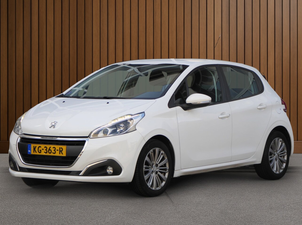 Peugeot 208 - 1.2 PureTech Blue Lion | Nieuwe Distributieriem | Carplay | Parkeersensoren | Cruise | Nav - AutoWereld.nl