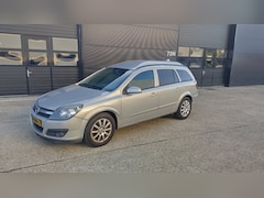 Opel Astra - 1.9 CDTi Enjoy apk 04-2027 rijd schakelt super airco koud