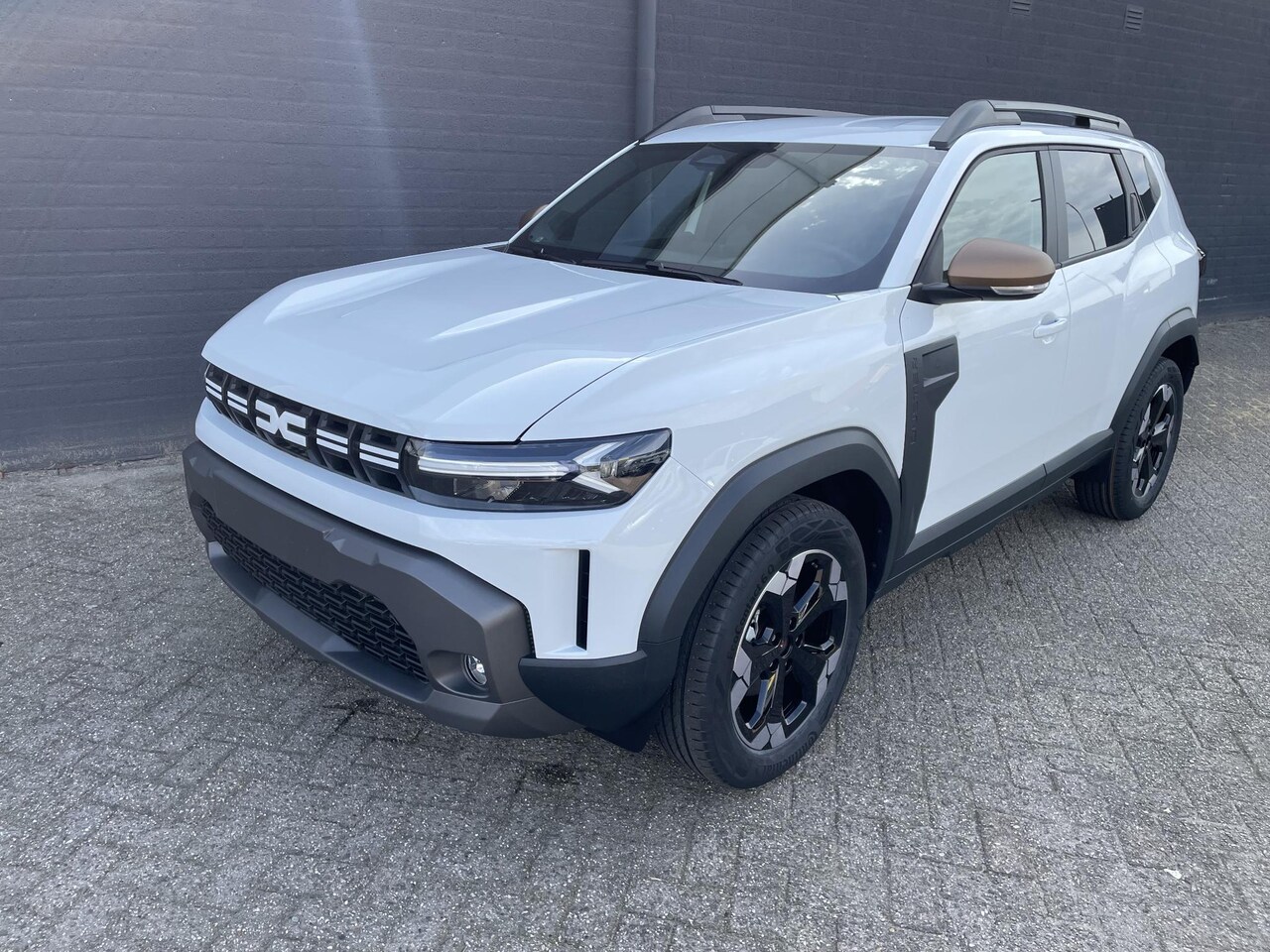 Dacia Duster - 1.8 hybrid 155 extreme Pack Winter | 0-KM demo | Cruise Control | Camera - AutoWereld.nl