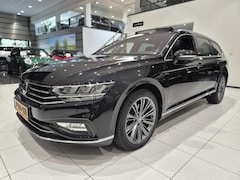 Volkswagen Passat Variant - 1.5 TSI Elegance Business R | Panoramadak | Trekhaak | Navi Pack | Adaptieve cruise contro