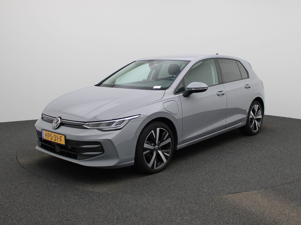 Volkswagen Golf - 1.5 eHybrid 50 Edition Navigatie | Camera | Parkeersensoren | Cruise control | 18 Inch Vel - AutoWereld.nl