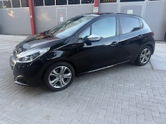 Peugeot 208 - 1.2 PureTech GT-Line Pano Navi