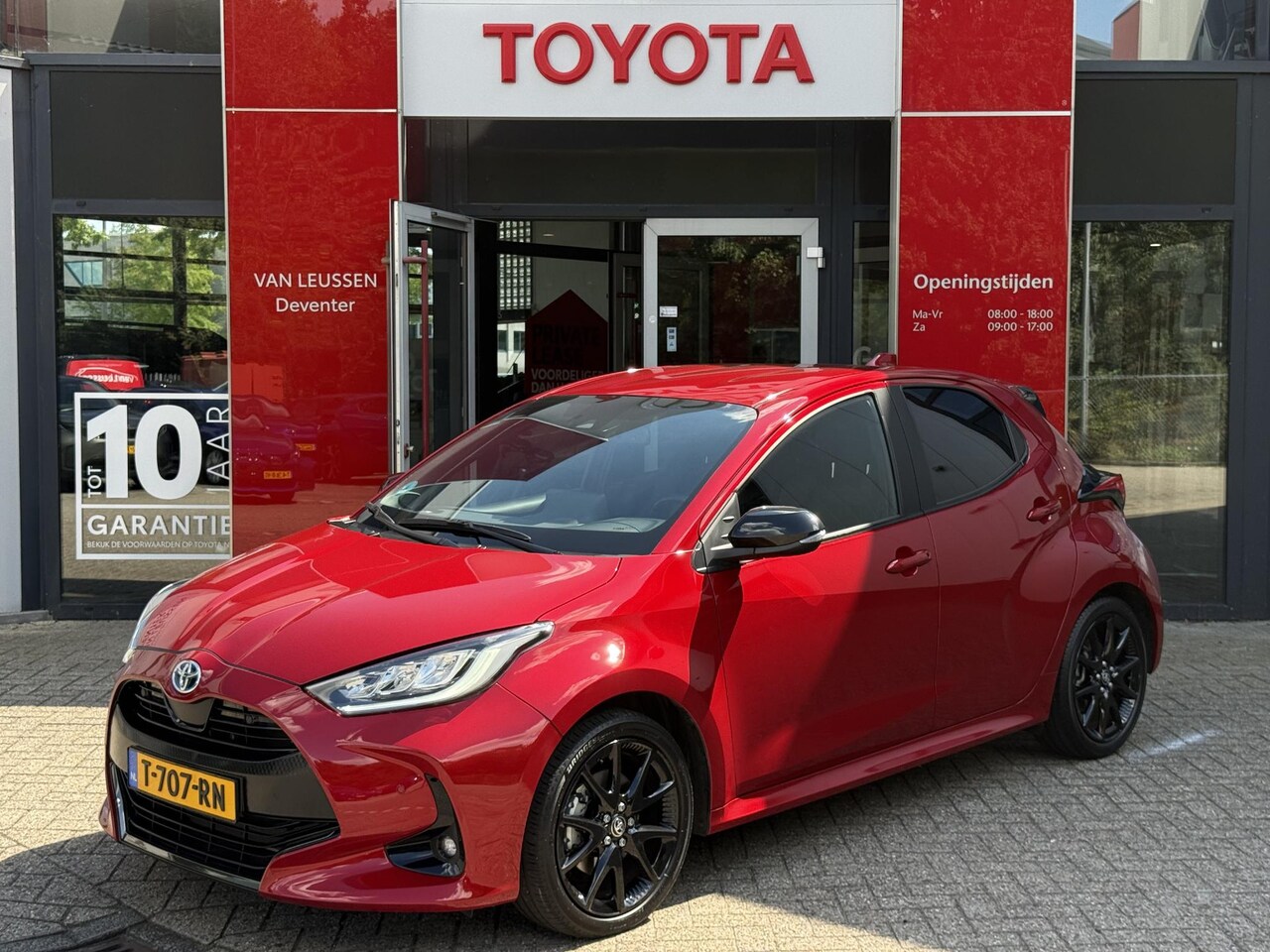 Toyota Yaris - 1.5 Hybrid Executive APPLE/ANDROID AUTO LM-VELGEN CLIMA PARK-SENSOR - AutoWereld.nl