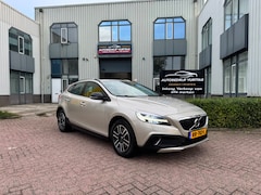 Volvo V40 Cross Country - 1.5 T3 Nordic+ AUTOMAAT