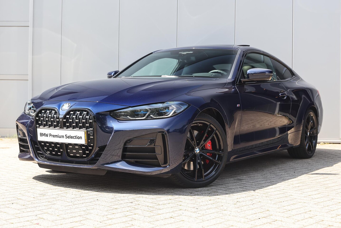 BMW 4-serie Coupé - M440i xDrive High Executive Automaat / Schuif-kanteldak / M sportstoelen / Comfort Access - AutoWereld.nl