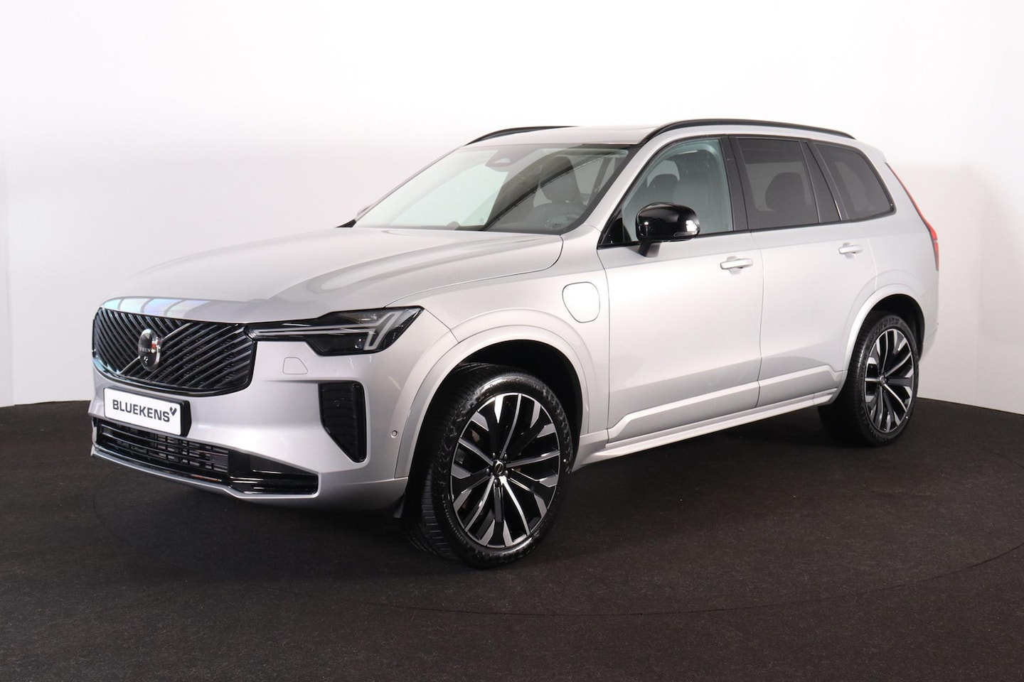 Volvo XC90 - T8 Recharge AWD Plus Dark - Panorama/schuifdak - Luchtvering - IntelliSafe Assist & Surrou - AutoWereld.nl