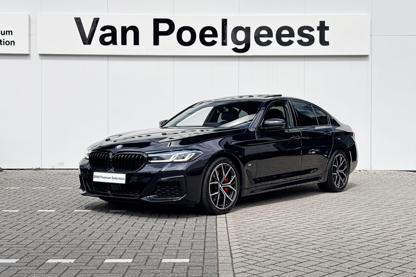 BMW 5-serie - Sedan 520i M Sport | Business Edition Plus | CoPilot Pack | Trekhaak | Panoramadak | - AutoWereld.nl