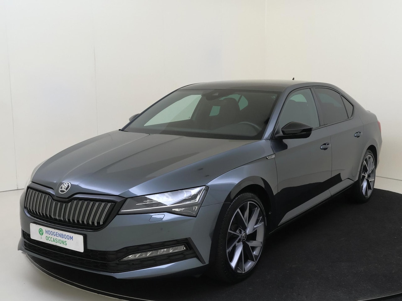 Skoda Superb - 1.4 TSI iV Sportline Business | SoH 91% | Trekhaak | Achteruitrijcamera | Stoelen met memo - AutoWereld.nl