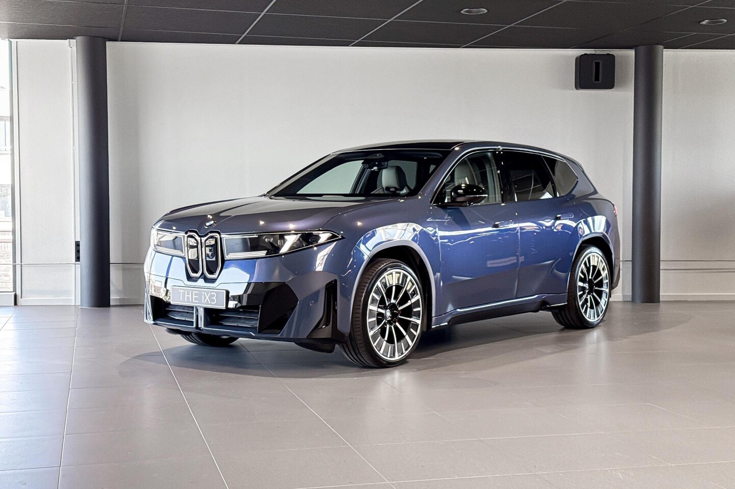 BMW iX3 - 50 xDrive 113 kWh | M Sport Pro | Glazen Panoramadak | Iconic Glow | Harman Kardon | Trekh - AutoWereld.nl