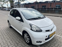 Toyota Aygo - 1.0-12V Access nieuwe apk bij aflevering