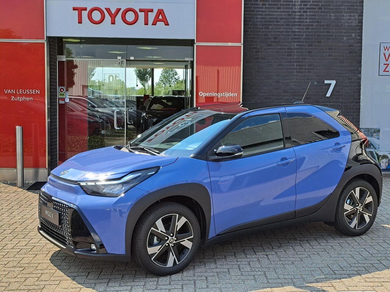 Toyota Aygo X - Hybrid 115 Pulse APPLE/ANDROID CAMERA CLIMA 17"LMV EL-SPIEGELS PRIVACY-GLASS - AutoWereld.nl