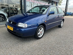 SEAT Ibiza - 1.6i S - zeer nette auto - lage km stand