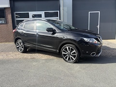 Nissan Qashqai - 1.2 Tekna Panoramadak | Achteruitrijcamera | Stoelverwarming | Trekhaak| Nieuwe distributi