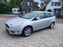 Ford Focus Wagon - 1.0 Titani Riem verv Trekh Isofix ecc Dealer auto