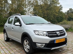 Dacia Sandero Stepway - 0.9 TCe Lauréate 2e eigenaar Airco elek ramen cruis control cv op afst
