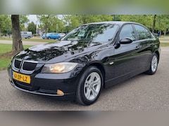 BMW 3-serie - 320i Business Line...1e eig