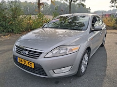 Ford Mondeo - 2.0-16V Ghia ZO INGERUILD ZO WEG PRIJSJE