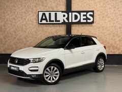 Volkswagen T-Roc - 1.5 TSI Sportline Business | Sfeerverlichting | Camera | Carplay | Stoelverwarming