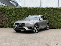 Volvo V60 Cross Country - B5 AWD Ultimate | Trekhaak | Bliss | Keyless | Elektrische stoelen | ledere bekleding |