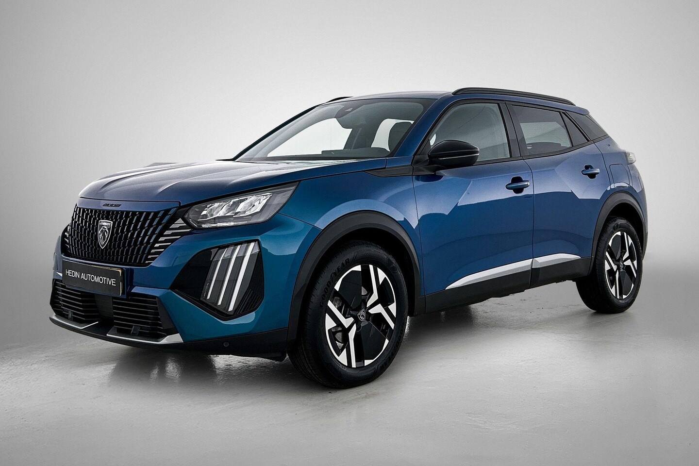Peugeot 2008 - 1.2 100 PK Allure | Apple Carplay/Android Auto | DAB Radio | Parkeersensoren voor en achte - AutoWereld.nl