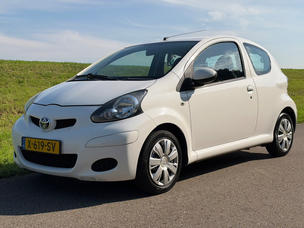 Toyota Aygo - 1.0-12V Comfort | Airco | Elektrische ramen - AutoWereld.nl