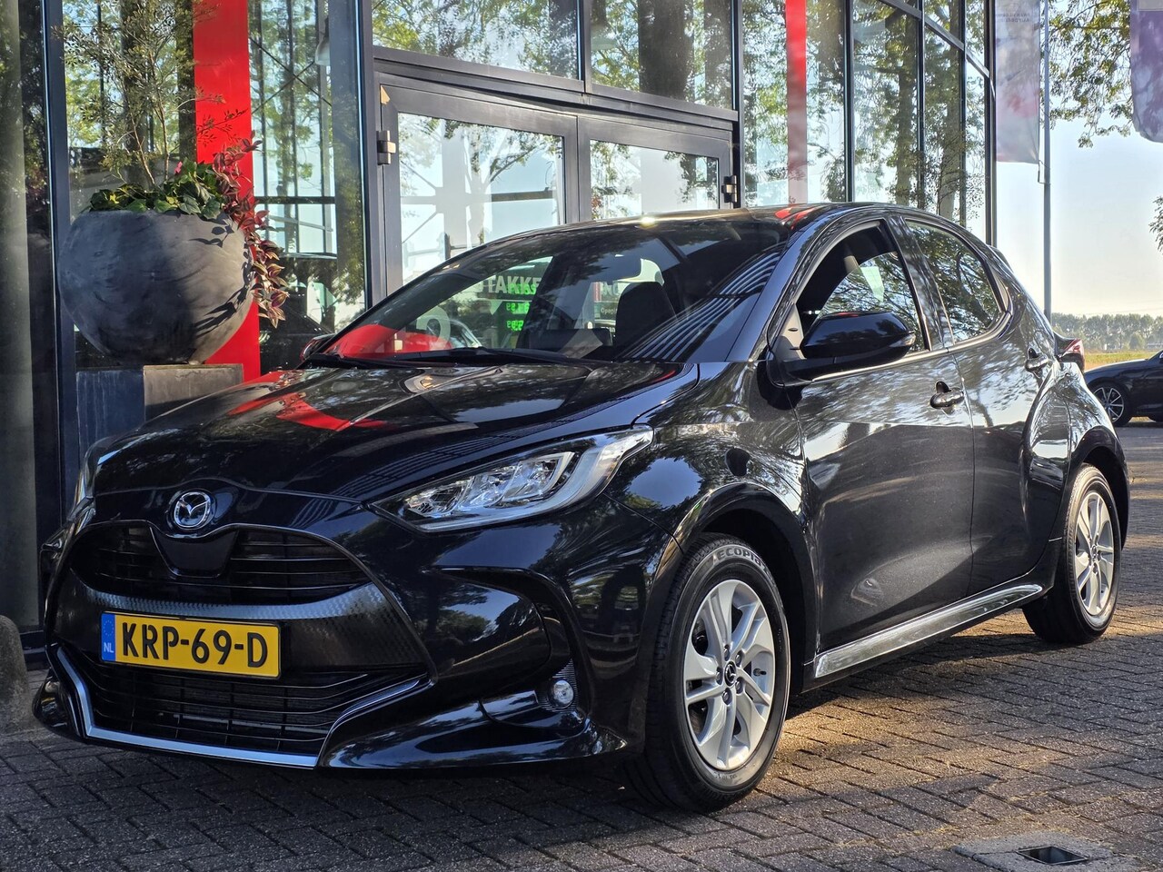 Mazda 2 Hybrid - Toyota Yaris 1.5 | Navigatie via Apple Carplay | Stoel + stuurverwarming | Cruise Control - AutoWereld.nl