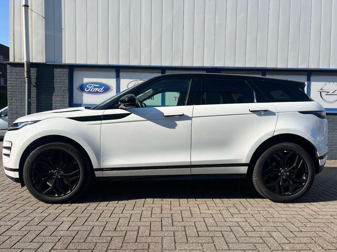 Land Rover Range Rover Evoque - 2.0 P200 AWD R-Dynamic HSE 2019 49970KM 34950EU - AutoWereld.nl