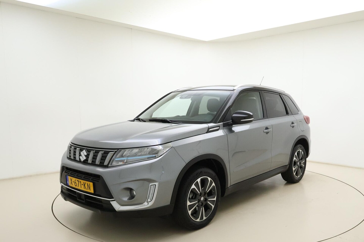 Suzuki Vitara - 1.4 Boosterjet Style Smart Hybrid | Parkeersensoren | Navigatie | Cruise control | Climate - AutoWereld.nl