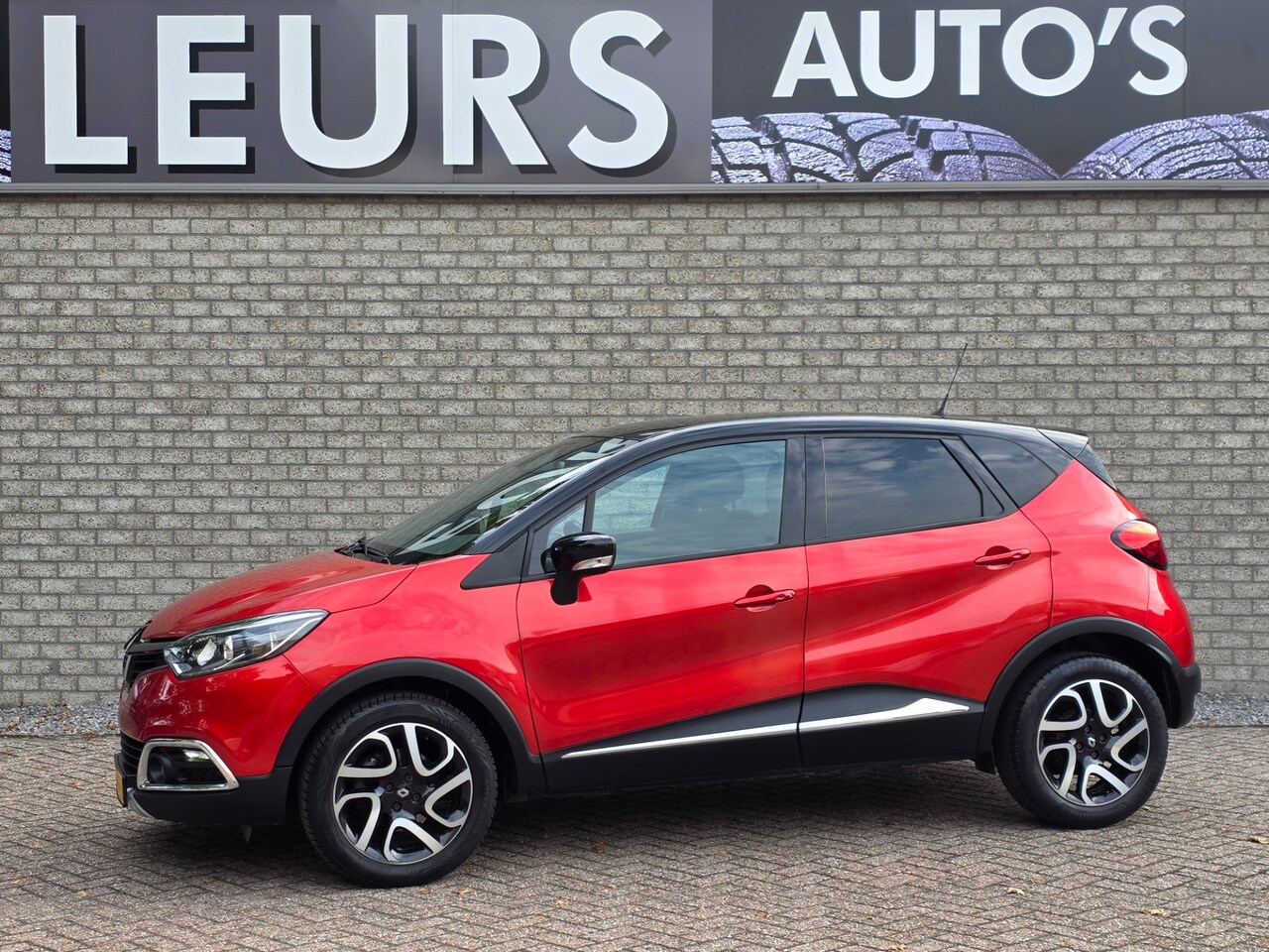 Renault Captur - 1.2 TCe Xmod Automaat/Leer/Camera/Trekhaak - AutoWereld.nl