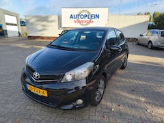 Toyota Yaris - 1.3 VVT-i Dynamic zeer complete yaris met cruise controle, navigatie en achteruitrijcamera