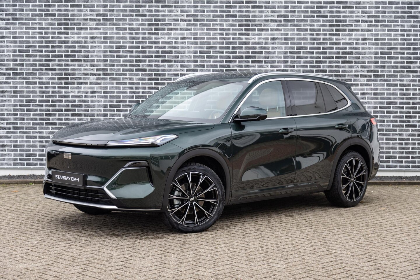Geely Starray EM-i - 1.5 Max+ | 136km Elektrisch bereik | 20'' all seasonbanden | Stoelverwarming voor + achter - AutoWereld.nl