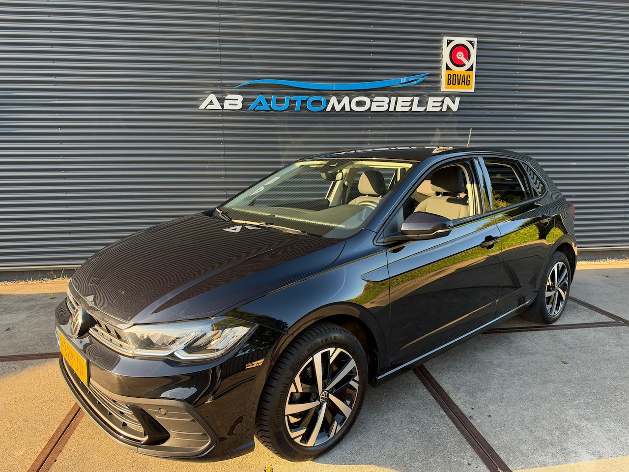 Volkswagen Polo - 1.0 TSI Life LM VELGEN/ CARPLAY/ NAVI - AutoWereld.nl