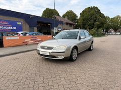 Ford Mondeo - 2.0-16V First Edition AUT AIRCO TREKHAAK NIEUWE APK