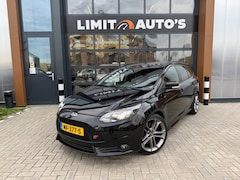 Ford Focus Wagon - 2.0 EcoBoost ST-3 Xenon/Climate/Navi/Camera/Pdc/Cruise/St.verwarming/Apk