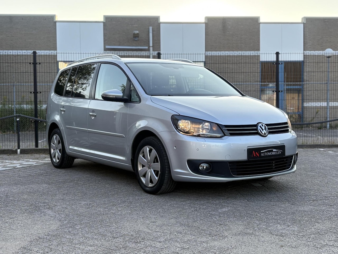 Volkswagen Touran - 1.4 TSI Highline 7p. 1.4 TSI Highline 7p. Full option - AutoWereld.nl