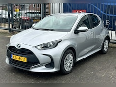 Toyota Yaris - 1.5 Hybrid 115 Business / FABRIEKSGARANTIE / APPLE CARPLAY / CAMERA / CRUISE CONTROL