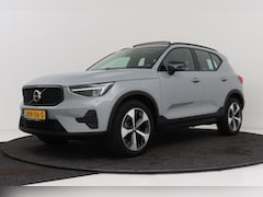 Volvo XC40 - 2.0 B4 Plus Black Edition | Uitklap Trekhaak | Panoramadak | Harman/Kardon | Digital Cockp