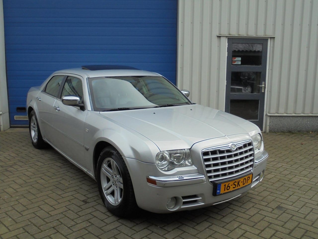 Chrysler 300C - 3.5 V6 144733 KM AANTOONBAAR - AutoWereld.nl