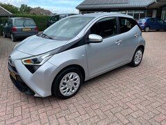 Toyota Aygo - 1.0 VVT-i x-play, Aur camera, Bleutooth