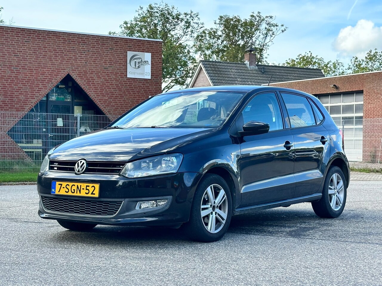 Volkswagen Polo - 1.2-12V BlueMotion Comfortline 5DR*Airco*Trekhaak*LM velgen*Elektrische ramen* - AutoWereld.nl