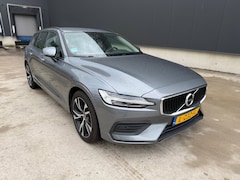 Volvo V60 - 2.0 B3 Momentum Advantage