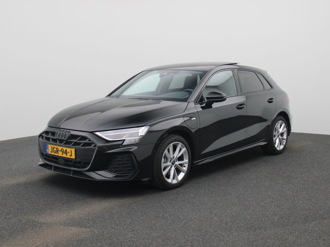 Audi A3 Sportback - 40 TFSI e S edition 204 PK| Orgineel Nederlands | 1e Eigenaar | Panoramadak | Achteruitrij - AutoWereld.nl