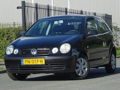 Volkswagen Polo - 1.4-16V Sportline AUTOMAAT CARPLAY/AIRCO/APK