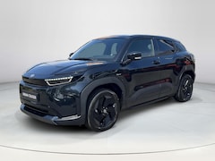 Toyota Urban Cruiser - Dynamic 61 kWh | Bluish Black parelmoer | Nieuw uit voorraad leverbaar |