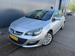 Opel Astra - 1.4 Turbo Business+ / APK / NAP / AIRCO / 2 SLEUTELS / TREKHAAK / ZEER NETTE AUTO