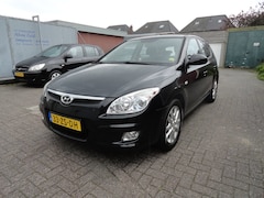 Hyundai i30 - 1.6i Style 5DRS (KM 207640 NAP AIRCO)
